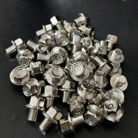 Ốc 10li trụ mẫu M3 và mẫu Thái inox304